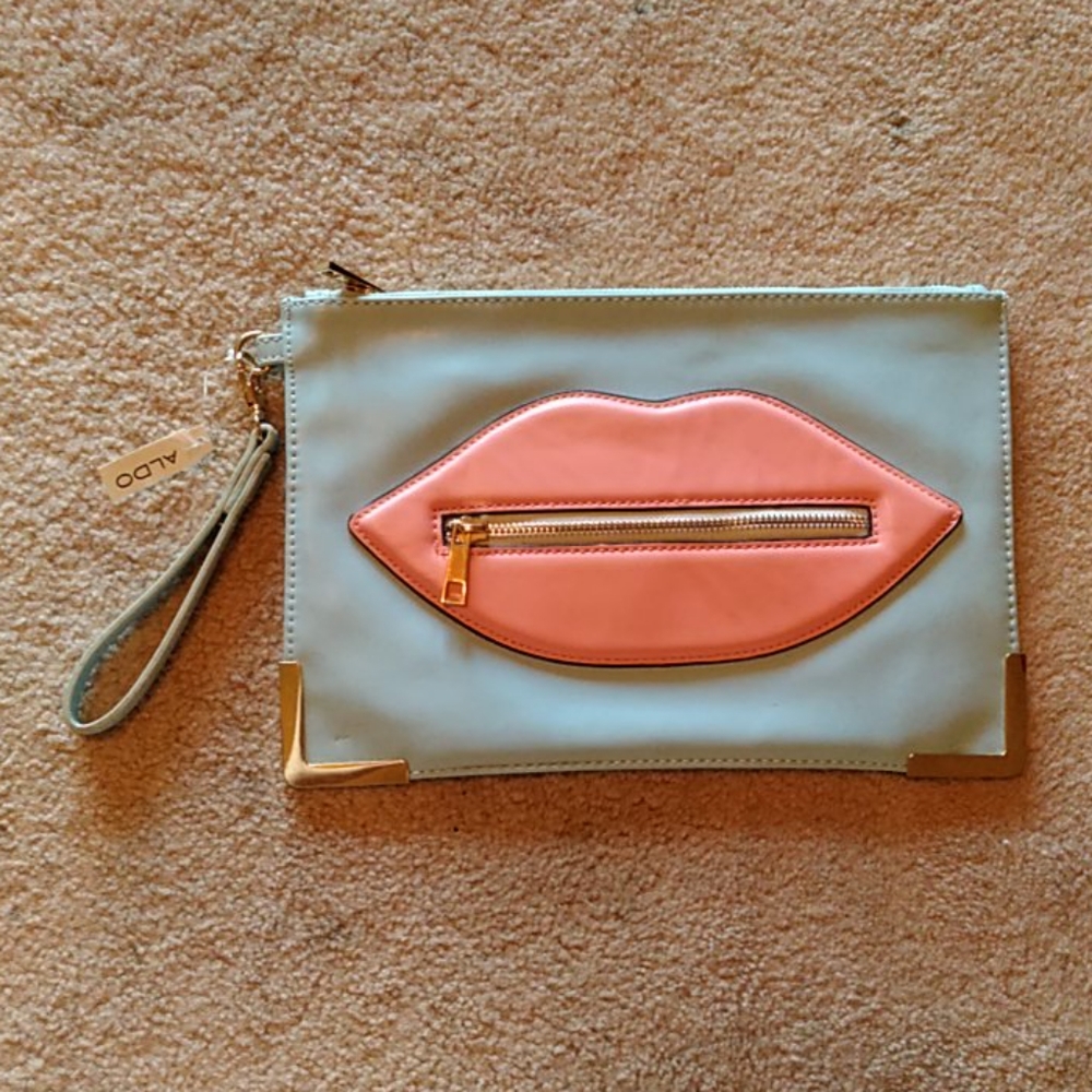 NWT Aldo Lips Wristlet